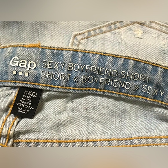 Gap Sezy Boyfriend Distressed Light Wash Shorts - Picture 3 of 3